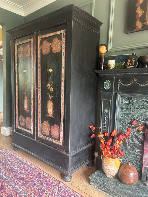 Bloomsbury inspired Daisy Wardrobe