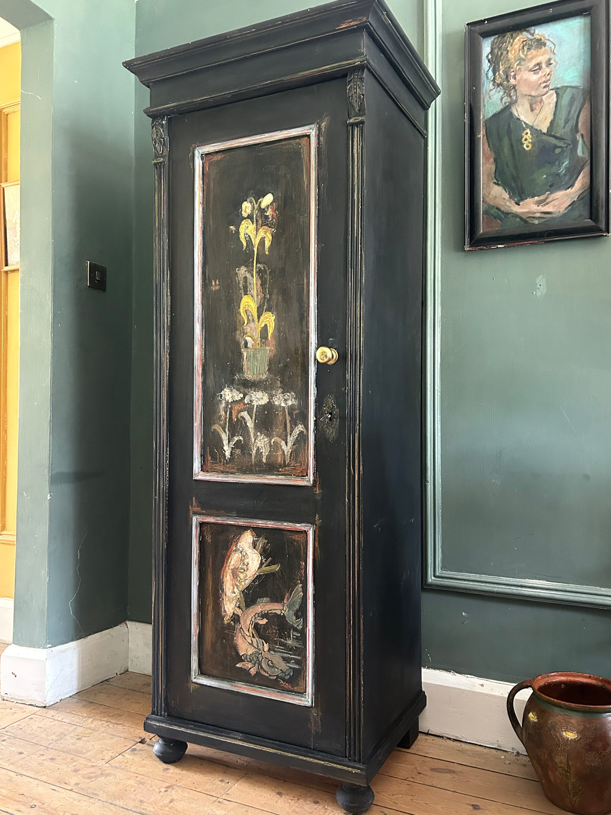 Vintage Daisy Hall Cupboard