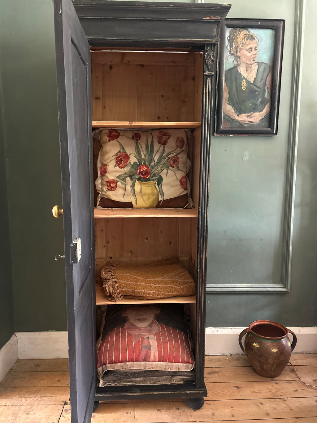 Vintage Daisy Hall Cupboard