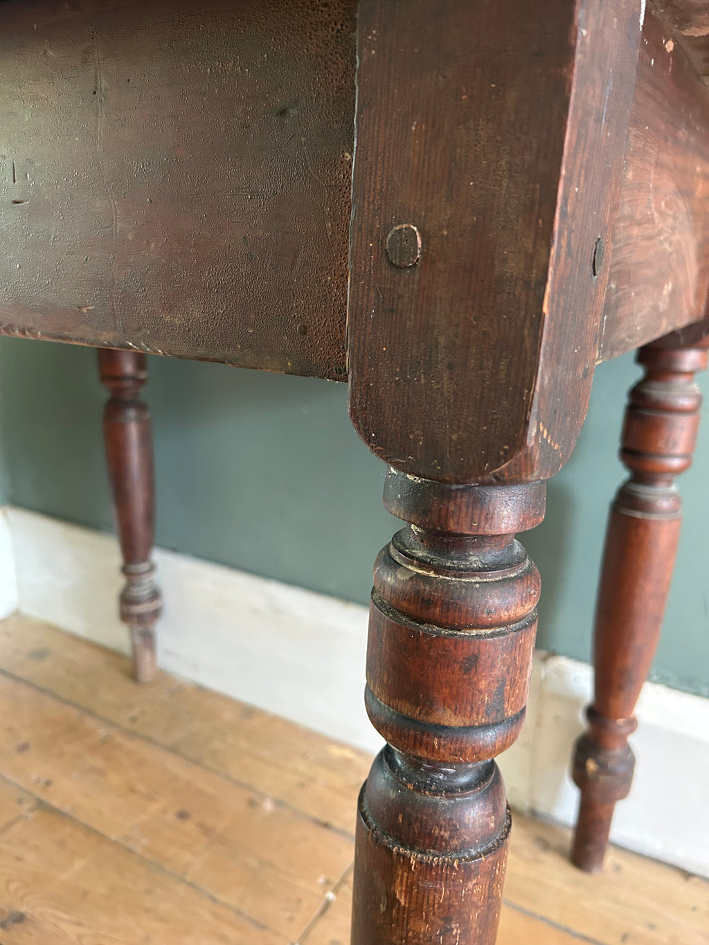 Vintage Console Table with Flower Design.