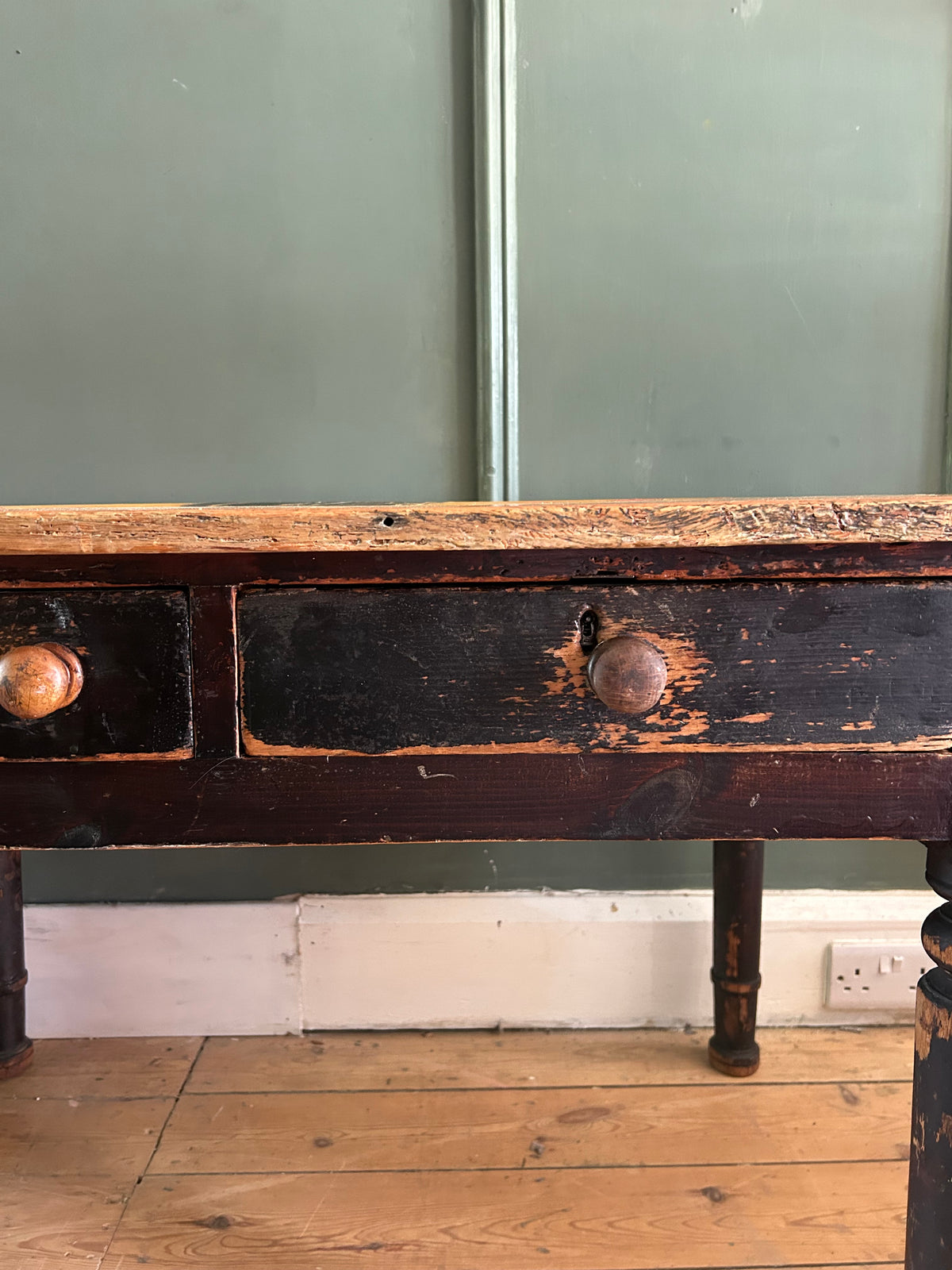 Vintage Folk Art Swan Table