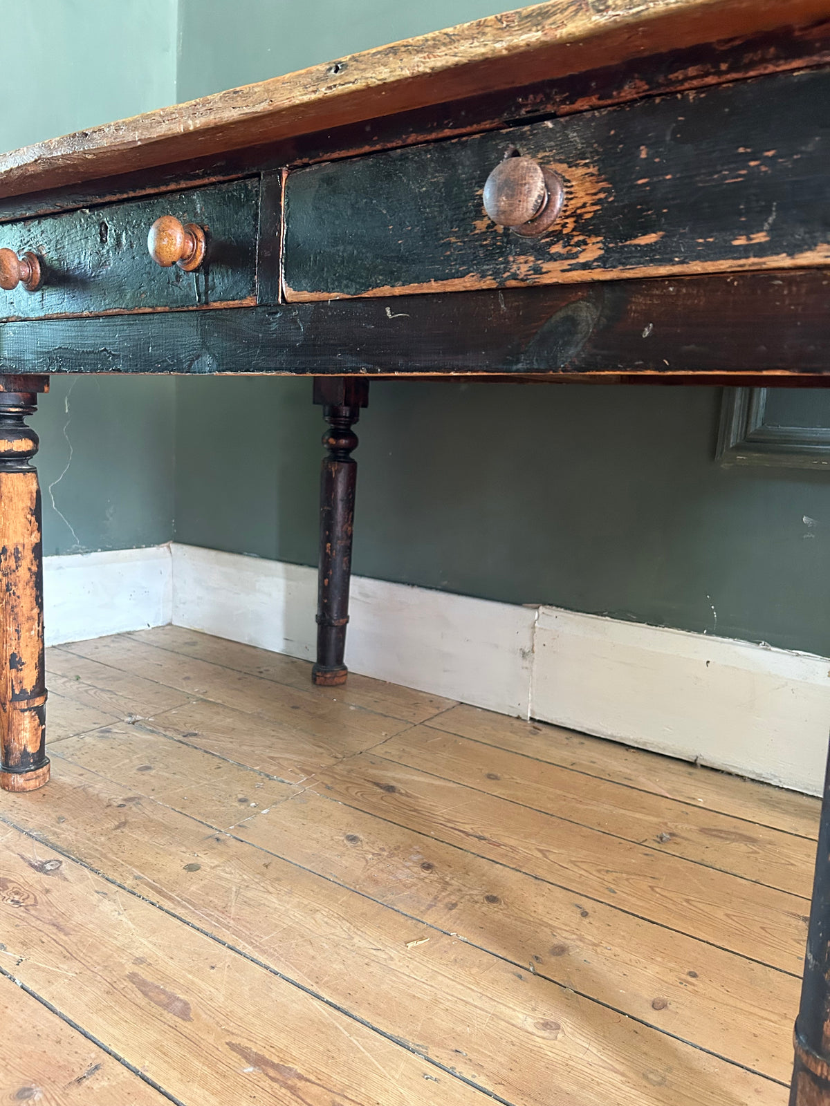 Vintage Folk Art Swan Table