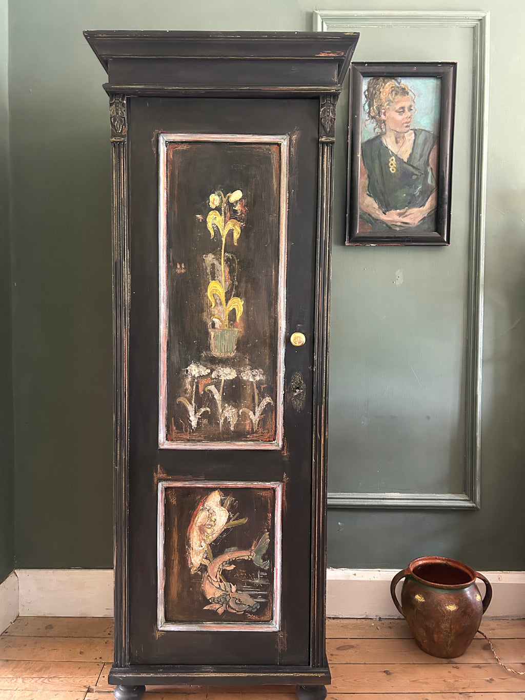 Vintage Daisy Hall Cupboard